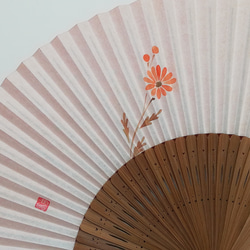 【本体価格10%OFF】趣 -omomuki- <マーガレット>　京扇子 6枚目の画像