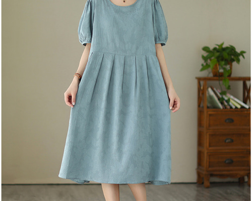 さわやかな水色 ワンピース 44号 ノースリーブワンピース 涼やかな水色ワンピース 花モチーフ[品番