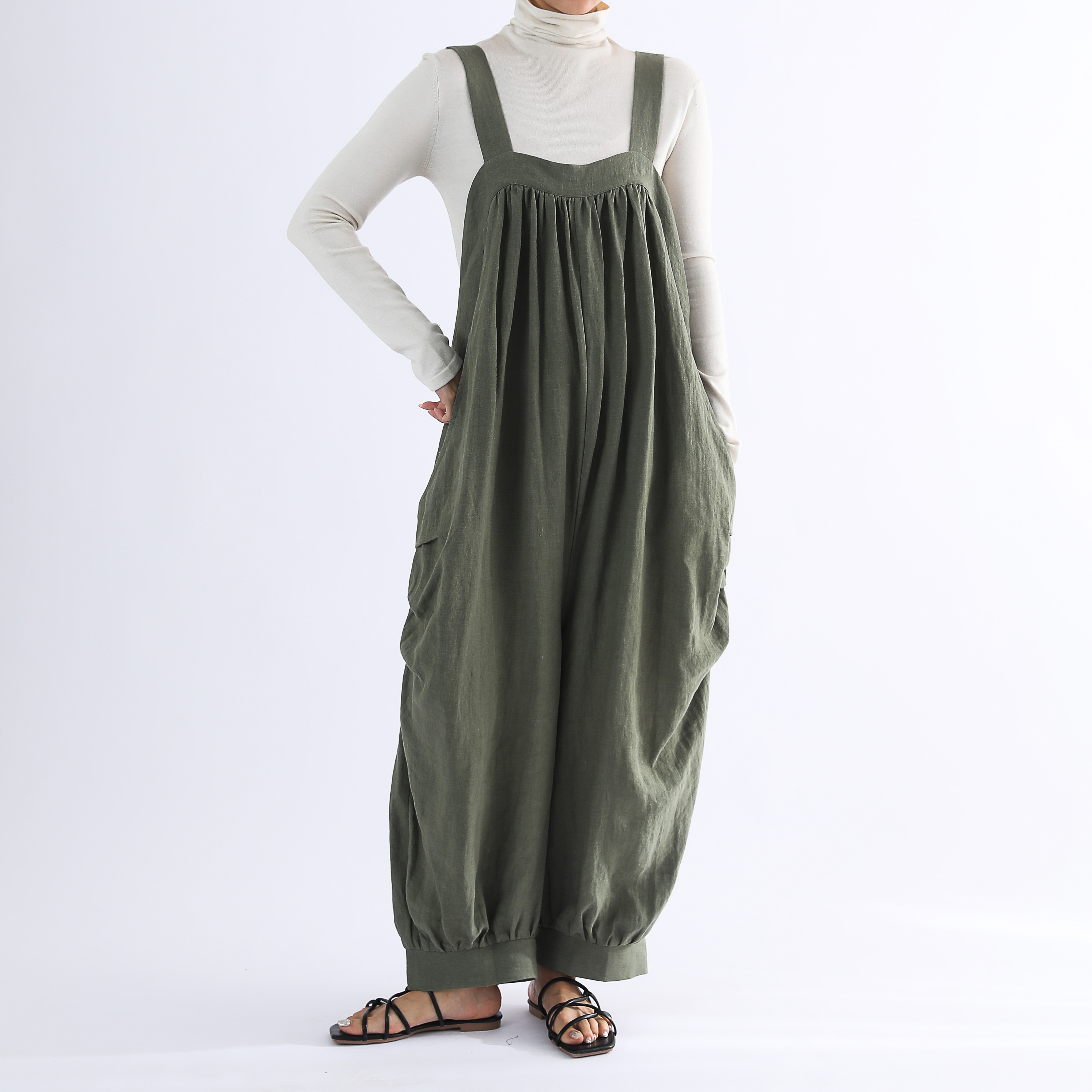 リネン100％　ゆったり　サロペットパンツ・カーキ
