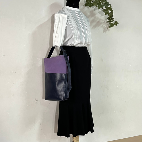 2way軽くて柔らかい本革ショルダーバッグ ネイビー＆紫