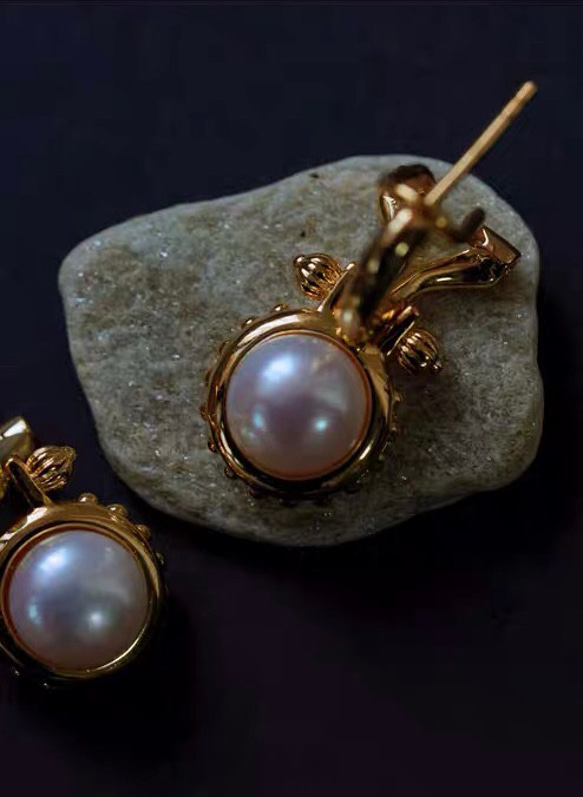 《ナツメグ》オリジナルデザイン 天然パール ピアス 上質 レトロ ゴールド キラキラ  天然真珠 10枚目の画像