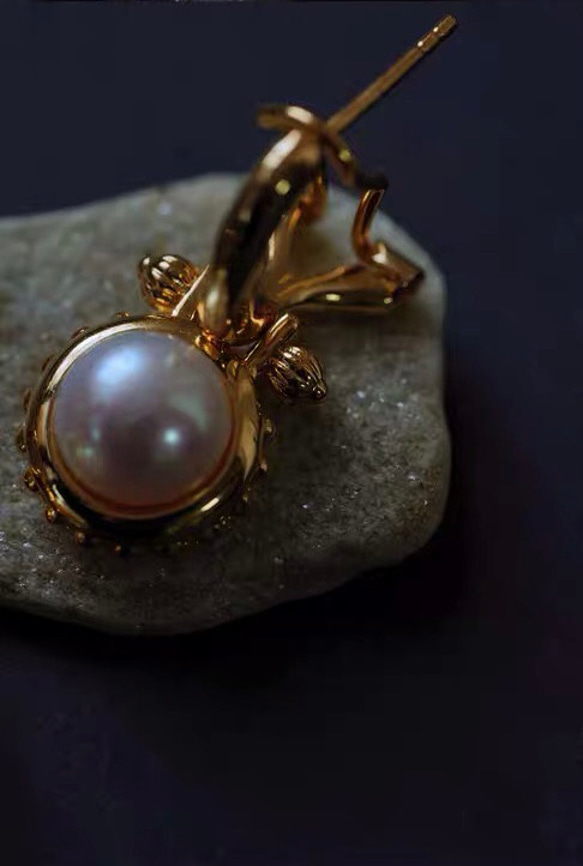《ナツメグ》オリジナルデザイン 天然パール ピアス 上質 レトロ ゴールド キラキラ  天然真珠 6枚目の画像