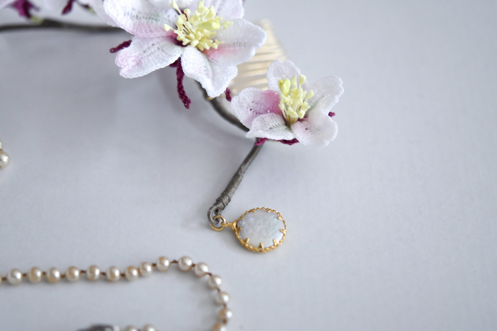 【受注制作12ヶ月】ヘッドドレス　桜の便り（ソメイヨシノ）　ウェディング/前撮り　レース編み　かぎ針編み