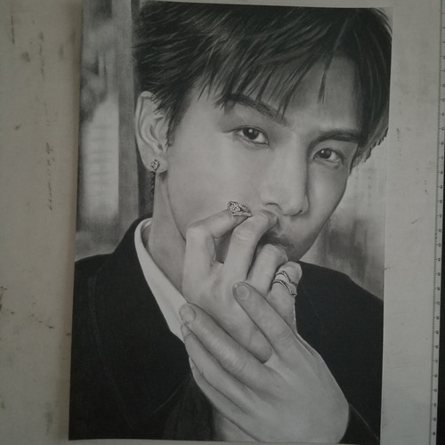 モノクロ鉛筆画 人物肖像 B4サイズ