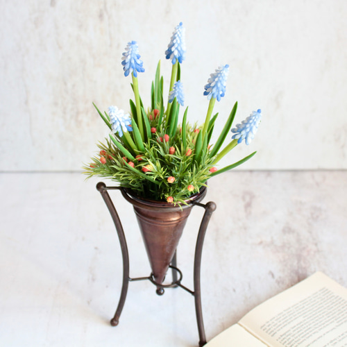 大輪の牡丹♦️華やかでモダンな花器♦️インテリアとしても♦️補償付