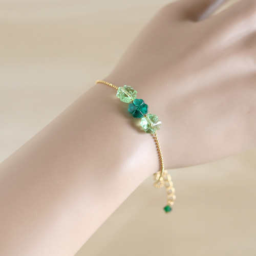 スワロフスキー四つ葉ブレスレット SWAROVSKI スワロフスキー イディリア Idyllia 四葉 よつば