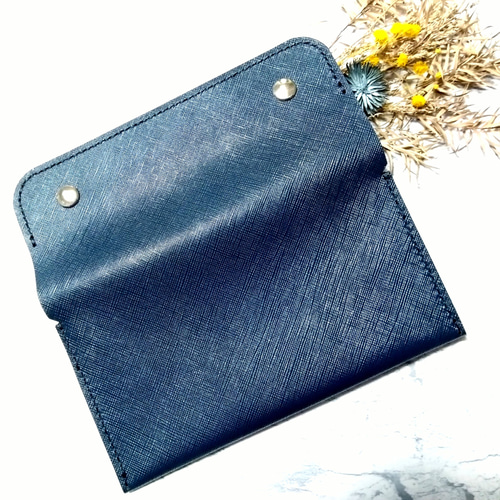 紺色型押し革 薄い長財布.通帳ケース.パスポートケース 長財布