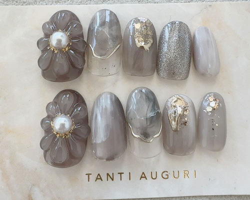 灰色 グレー 大人 ネイルチップ ぷっくりフラワー 花 立体的 3D 大理石