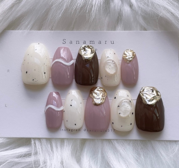 現品】89 ネイルチップ ニュアンス うねうね ミラー うる艶 ちゅるん  