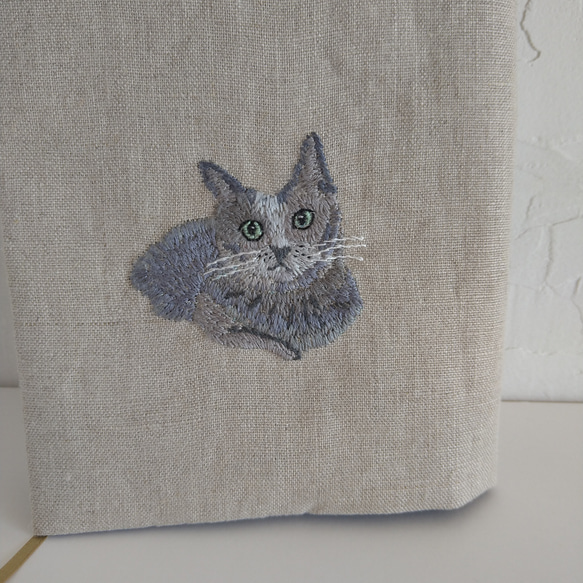 天然素材/ブックカバー/麻生地/普通サイズ/ねこ（ロシアンブルー）手刺繡 11枚目の画像