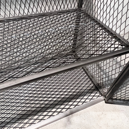 エキスパンドメタル什器 アイアン什器 アイアンシェルフ ビカクシダ