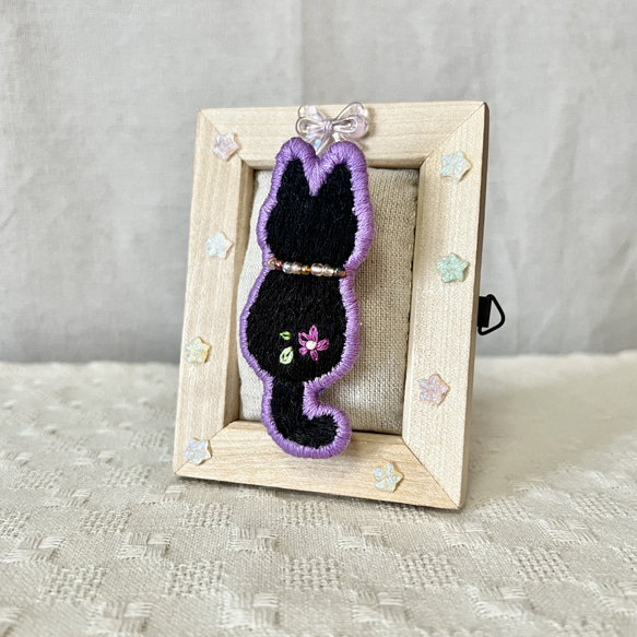 猫刺繍ブローチ/黒猫 3枚目の画像