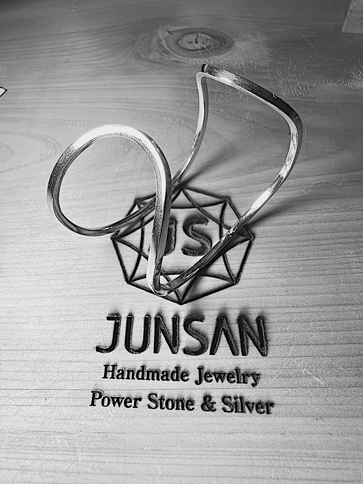 ループシリーズ　バングル (B No.28)