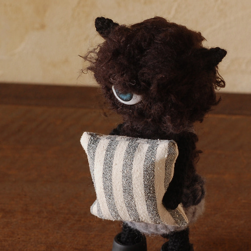 ☆一つ目猫ちゃん(黒M) あみぐるみ knit'n pot 通販 17392242