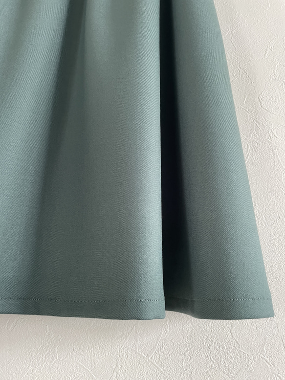 グリーンのフレアスカート 3枚目の画像