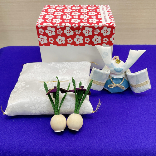 五月人形【透彩 兜飾りそら色 ＆ 花菖蒲一対 おザブ付き】ちりめん細工