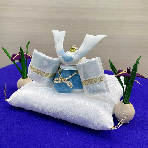 五月人形【透彩 兜飾りそら色 ＆ 花菖蒲一対 おザブ付き