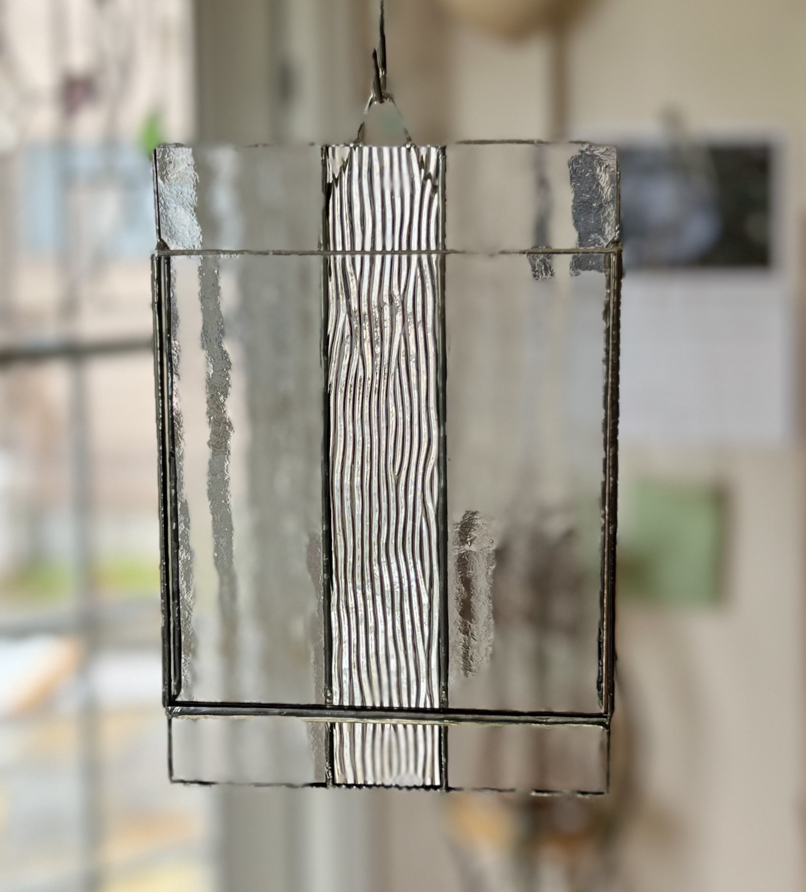 サイズ違いでも収まるカード・フォトフレーム・ステンドグラス、スタイリッシュ壁掛け