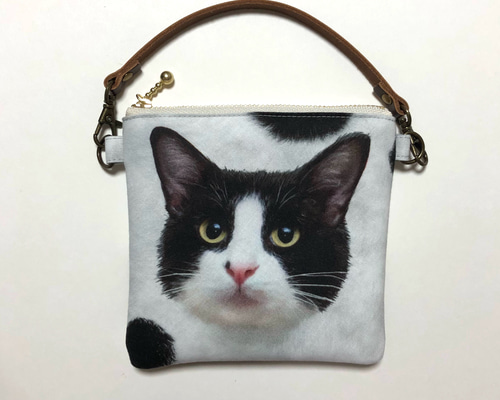 5種類のハチワレ猫から選べます 持ち手付き ファスナー開けても毛並み