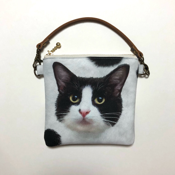 5種類のハチワレ猫から選べます 持ち手付き ファスナー開けても毛並み