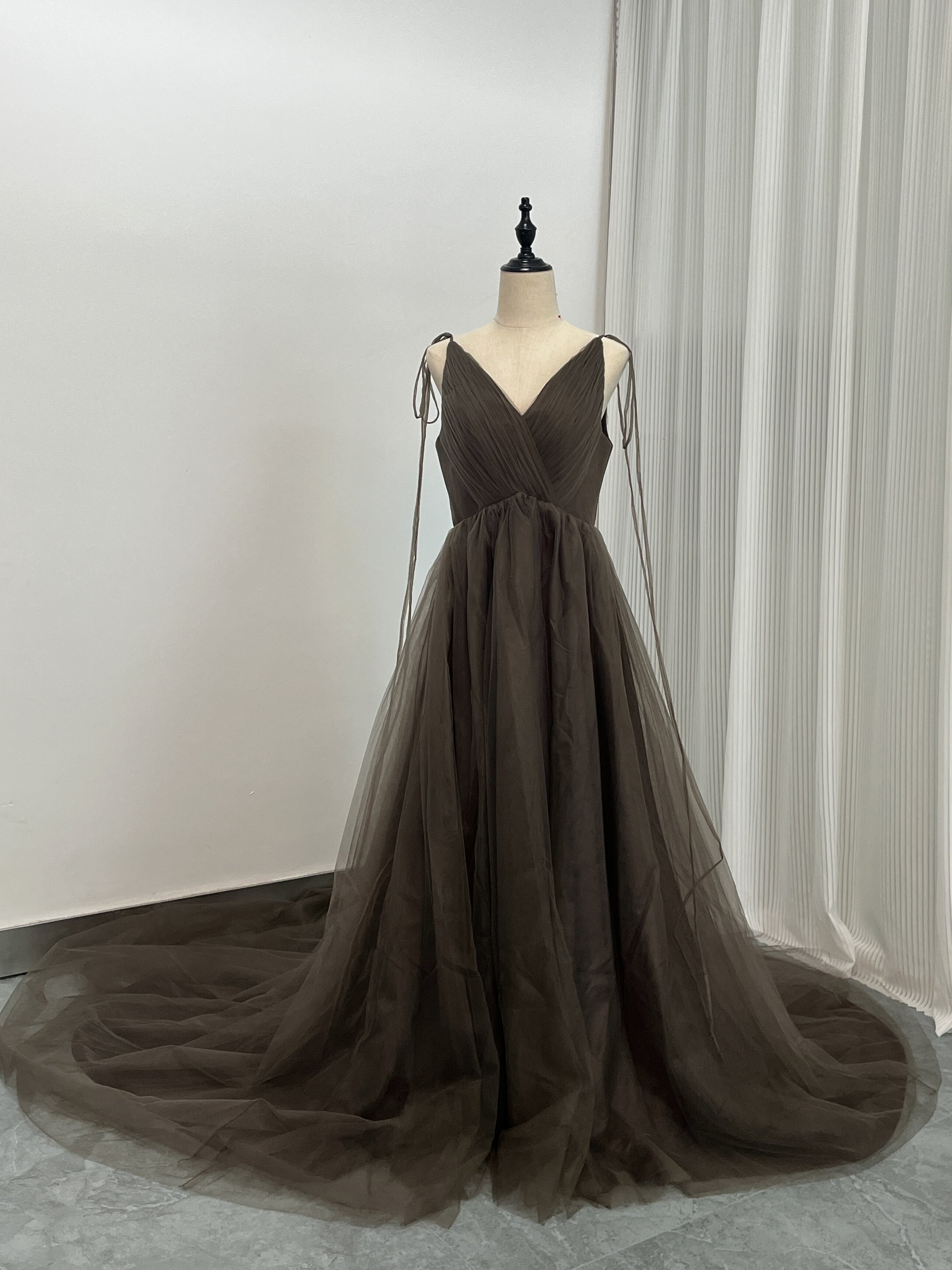 送料無料！パーティードレス キャミソール リボン  バックレス  カラードレス  前撮り  Vネックドレス