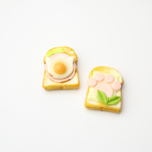 ねこねこ食パン （ピアス / イヤリング/チャーム/ストラップ