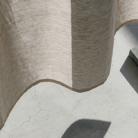 自然素材 綿 コットン 100％ カーテン「ホノカ ベージュ」スラブ 杢調 ナチュラル シンプル 3枚目の画像