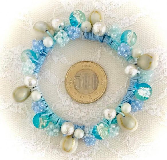 シュシュとピアスのセット 9枚目の画像