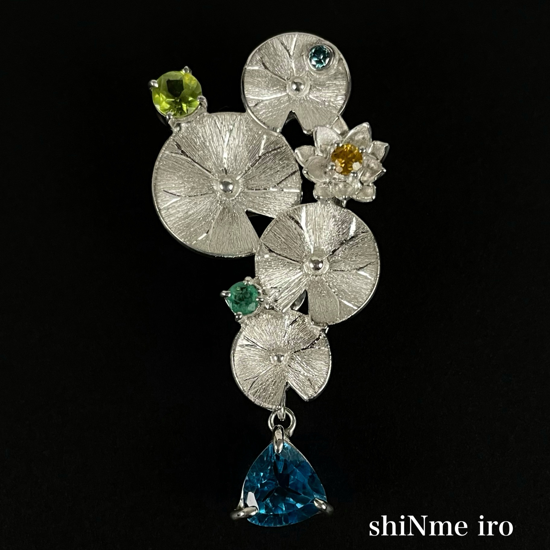 silver950ペンダント　睡蓮　トパーズ　サファイア　ダイヤモンド
