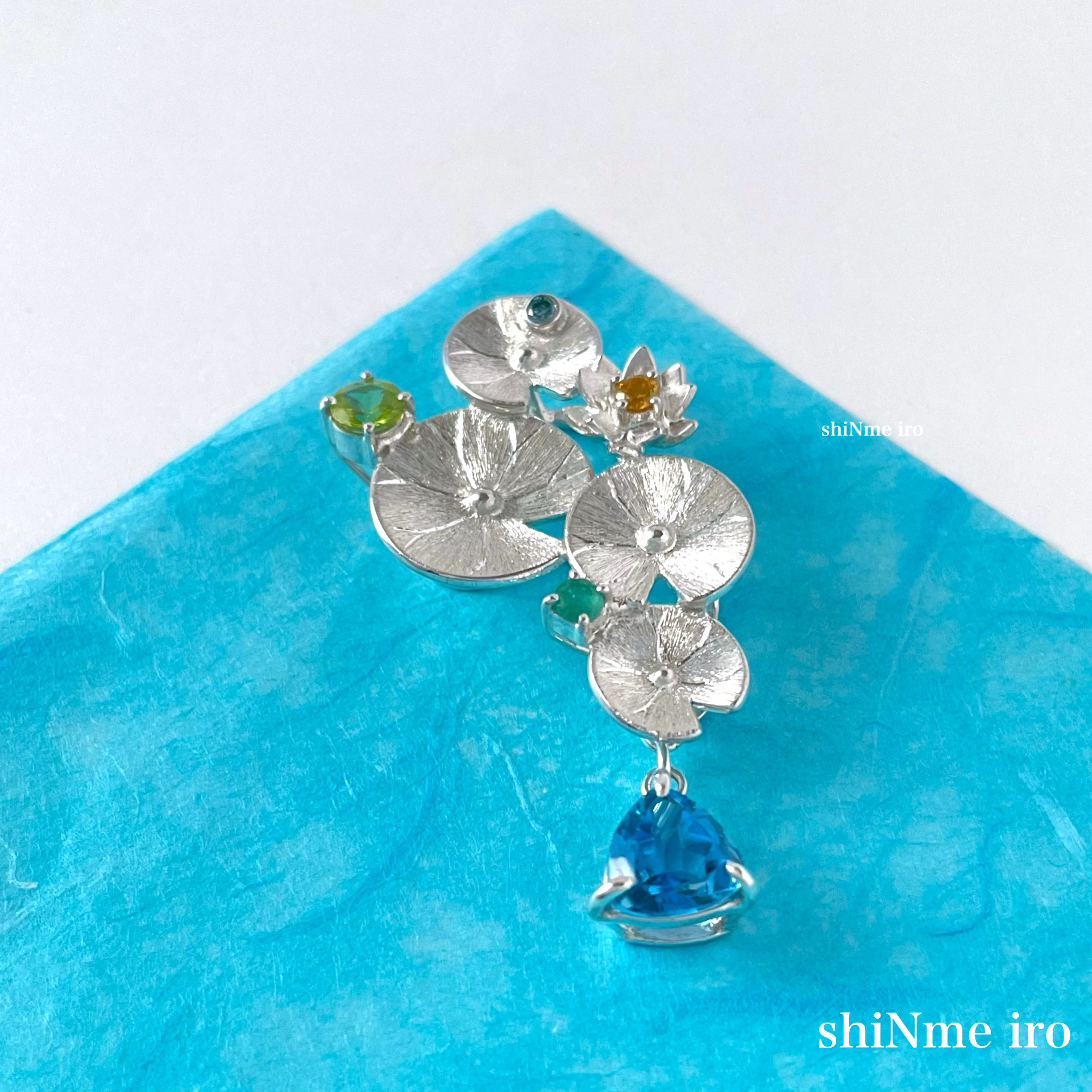 silver950ペンダント　睡蓮　トパーズ　サファイア　ダイヤモンド