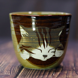 陶器シリーズ「眠り猫の湯呑み2024」 湯呑み 自由工房 通販 17394014