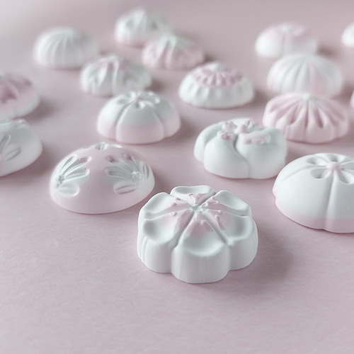 ギフトセット「砂糖菓子みたいなアロマストーン」形が選べるお皿と