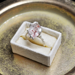 Silver925・ストロベリークォーツの指環：《花売り 01/Bouquetière  01》 3枚目の画像