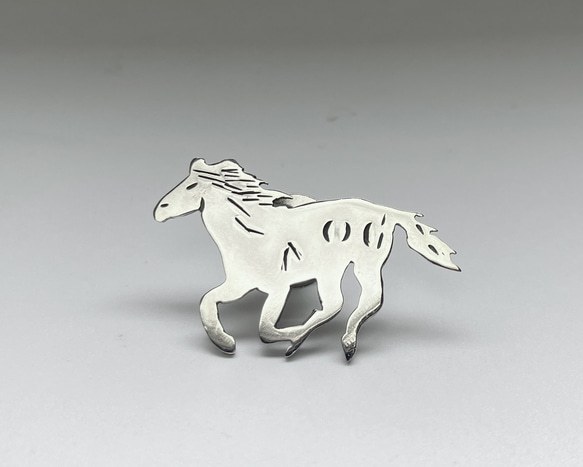 horse pin 1枚目の画像