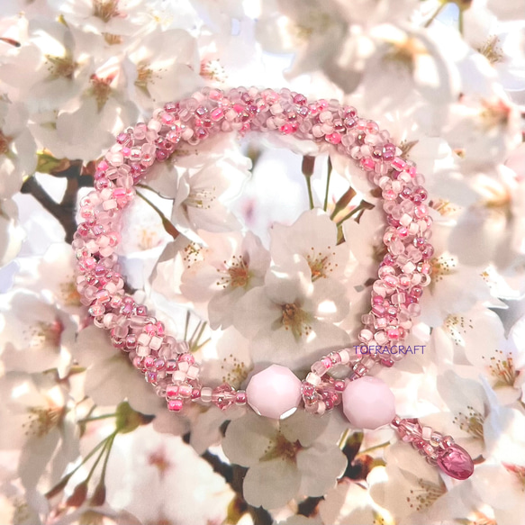 満開の桜色（ピンク）ミックスビーズのブレスレット 3枚目の画像