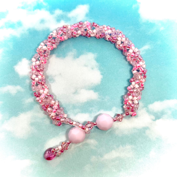 満開の桜色（ピンク）ミックスビーズのブレスレット 2枚目の画像