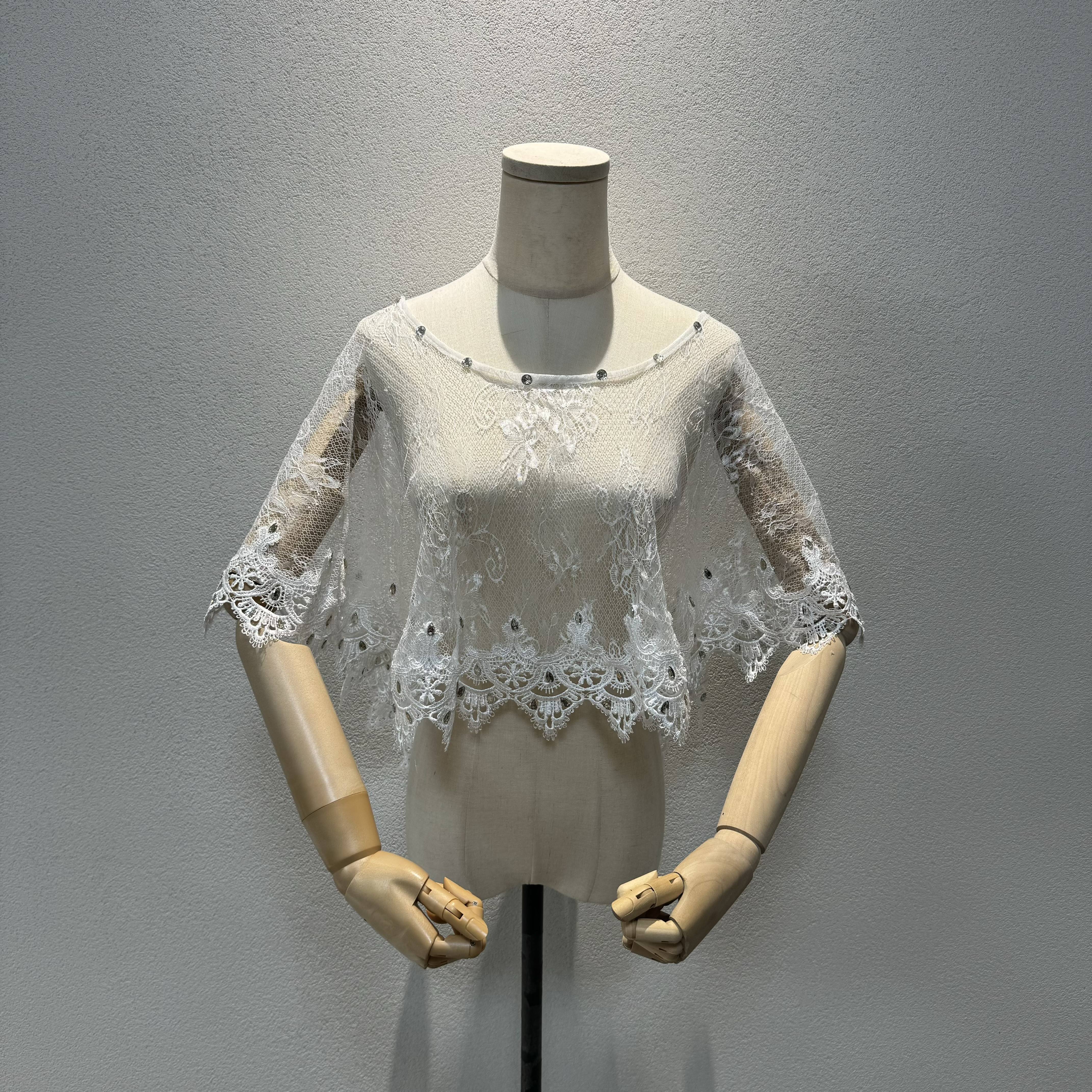 王道派！ビジュー付き　エレガントなレース　リピート率が高い　取り外し可能　ケープ　花嫁/恐縮/演奏会花嫁お呼ばれ二次会