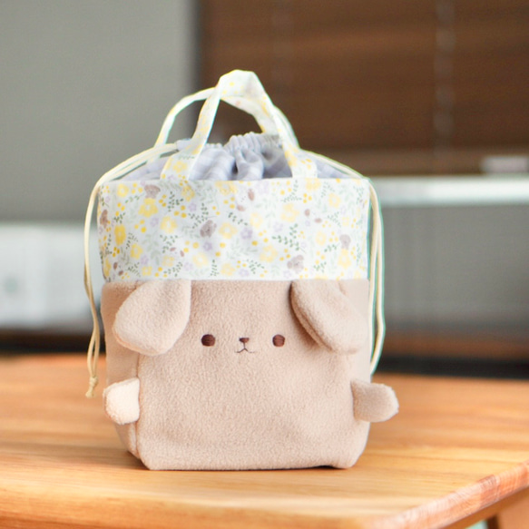 ぬいぐるみみたいな、ふわふわわんちゃんの巾着バッグ（茶色