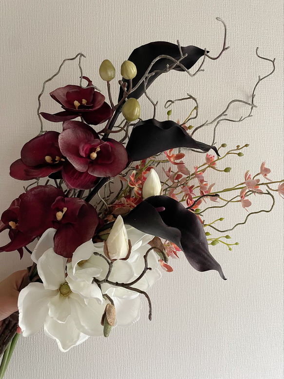 胡蝶蘭、カラー、マグノリア、枝、ウェディングブーケ、クラッチブーケ、和装ブーケ 3枚目の画像