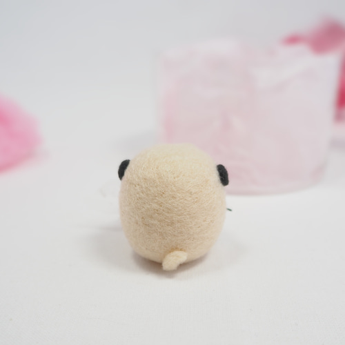 受注製作】母の日限定シリーズ まゆパグの赤ちゃんがカーネーションを