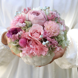 母の日ふんわりパリジェンヌの花籠/プリザーブドフラワー/4つの特典 2枚目の画像