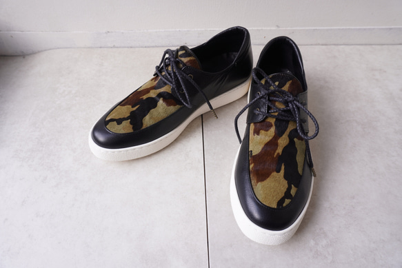 メンズ カモフラージュ柄ハラコ/クロコ型押しレザー レースアップモカスニーカー 牛革