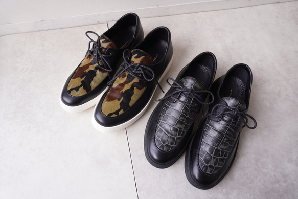 メンズ カモフラージュ柄ハラコ/クロコ型押しレザー レースアップモカスニーカー 牛革