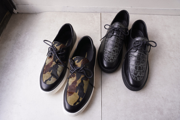 メンズ カモフラージュ柄ハラコ/クロコ型押しレザー レースアップモカスニーカー 牛革