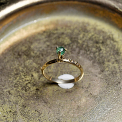 10金・エメラルドの指環：《西の魔女の指環 01》 2枚目の画像