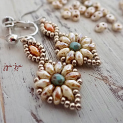 【新作】beads earrings ＊ orange flower 1枚目の画像