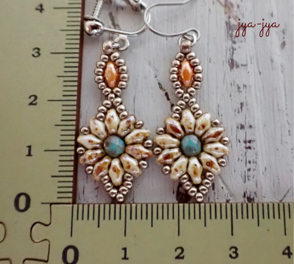 【新作】beads earrings ＊ orange flower 4枚目の画像