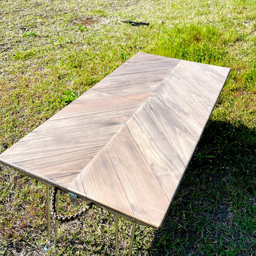 二つ折り】折りたたみ ヘリンボーン ローテーブル【桧無垢・節有