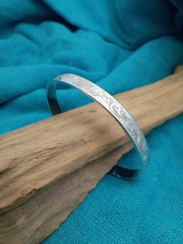 1点もの 唐草模様を彫り込んだハンドエングレービングシルバー
