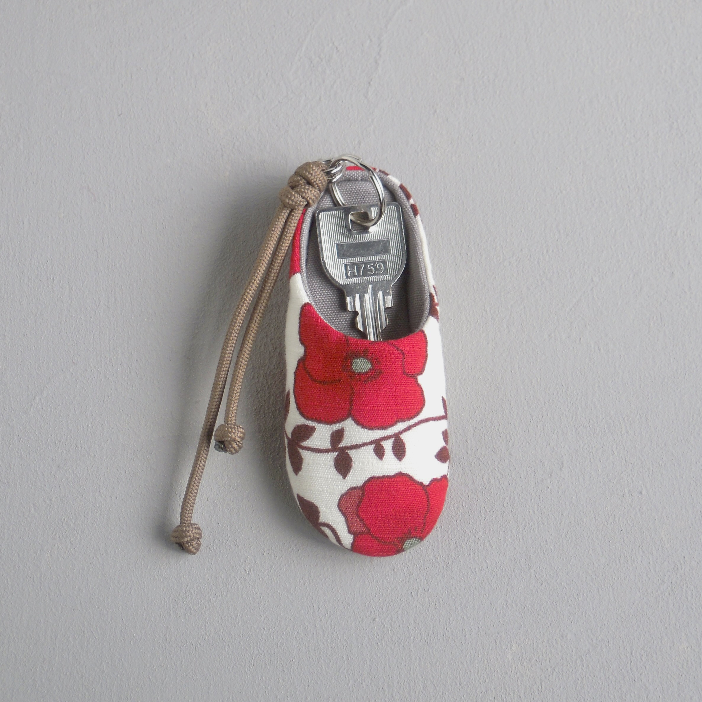 【Creema限福袋】アネモネレッドキーリング＆イエローデニムルームシューズ　／新生活、独立一人暮らし応援セット